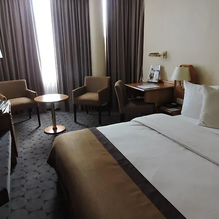 Western International Hotel 4*