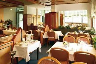 Western International Hotel 4*