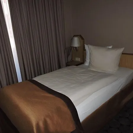 Western International Hotel 4*