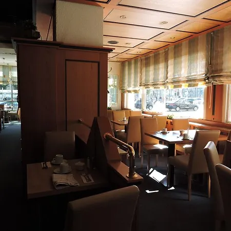 Western International Hotel 4*