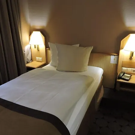 Western International 4*
