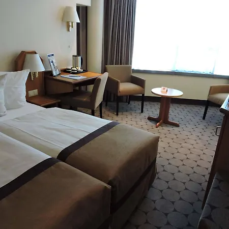 Western International Hotel 4*